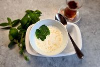 Imagen sobre el tema de la sopa de yogur turca.