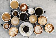 Imagen sobre el tema de varios cafés en la mesa